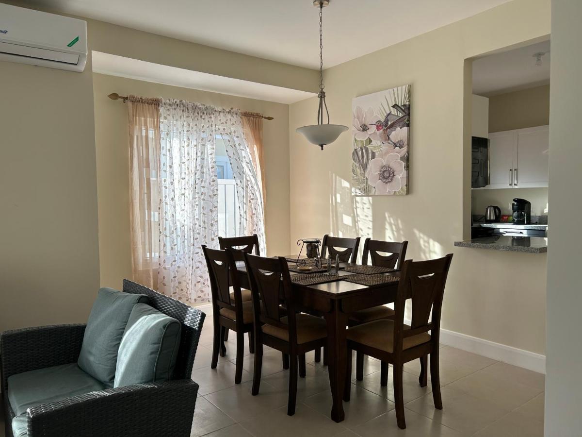 Seamist Villa @Oceanpointe Lucea Comfy 2Br W/Pool Gym & Parking Exterior photo